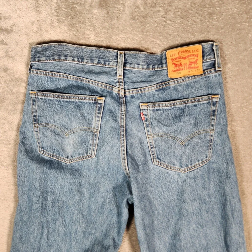 Levi's 550 Original Fit Mens Jeans Medium Wash Button Fly Size‎ 36x32